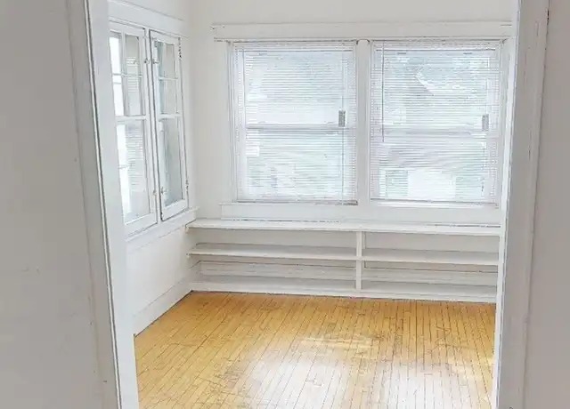 Property at 1902 E Linnwood Ave Unit 1902 02, Milwaukee, WI, 53211, 4 beds, 1.5 baths, [object Object]