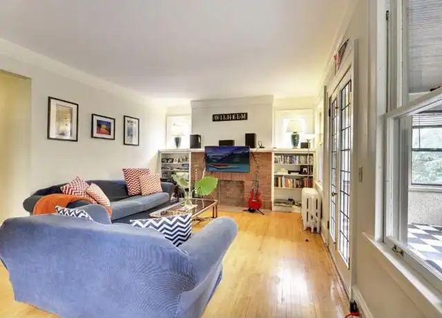 Property at 2524 Dupont Ave S Unit 1, Minneapolis, MN, 55405, 2 beds, 1 bath, [object Object]