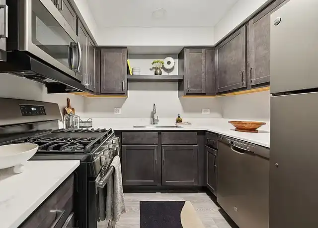 Property at ReNew Westmont - 6715 Lakeshore Dr, Westmont, IL, 60559, 1 bed, 1 bath, [object Object]