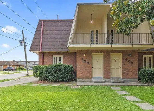 Property at 300 Lilac St, Metairie, LA, 70005, 3 beds, 2.5 baths, [object Object]