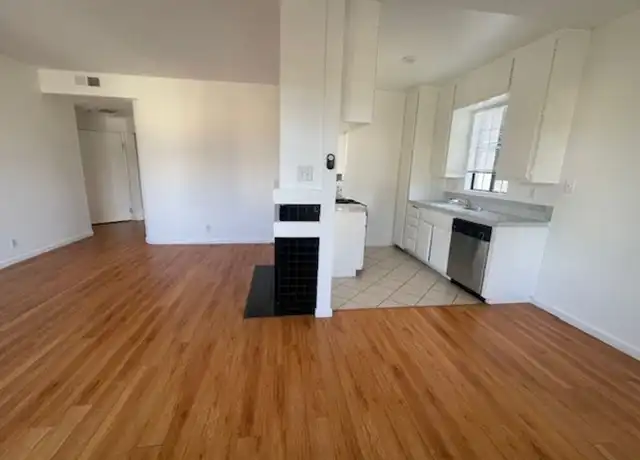 Property at 3927 Inglewood Blvd Unit 106, Los Angeles, CA, 90066, 1 bed, 1 bath, [object Object]