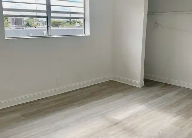 Property at 110 SE 2nd St #307, Hallandale Beach, FL, 33009, 1 bed, 1 bath, [object Object]