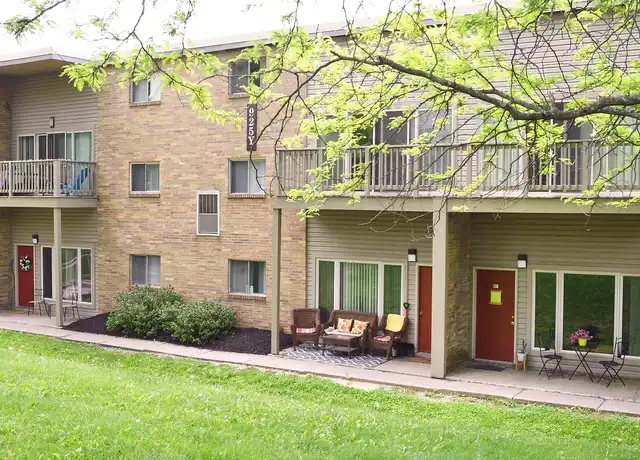 Property at University Terrace Apartments - 825 Bellaire Ave, State College, PA, 16801, 2 beds, 1 bath, [object Object]