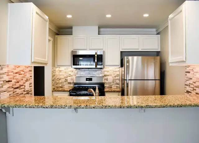 Photo of 2800 Montrose Ave, La Crescenta, CA 91214
