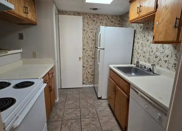 Property at 2222 E Price St Apt 304, Paris, TX, 75460, 2 beds, 1 bath, [object Object]