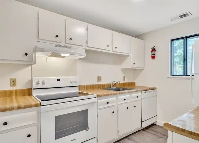 Property at 28 Village Hill Ln Unit 28VHL, Natick, MA, 01760, 2 beds, 1.5 baths, [object Object]