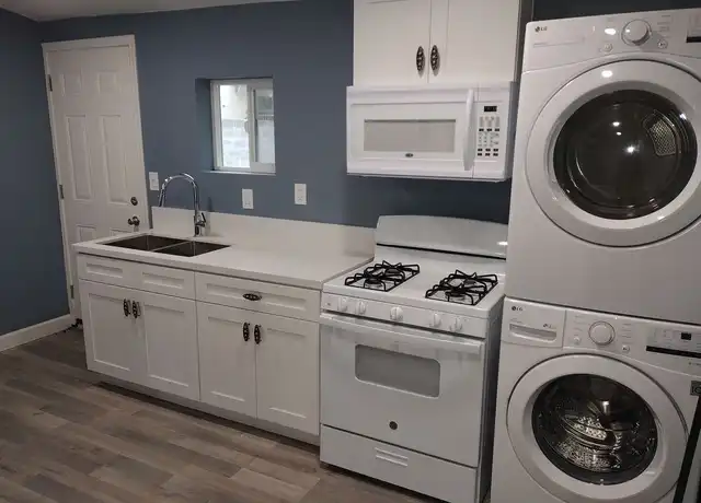 Property at 5425 10th Ave Unit B, Los Angeles, CA, 90043, 1 bed, 1 bath, [object Object]