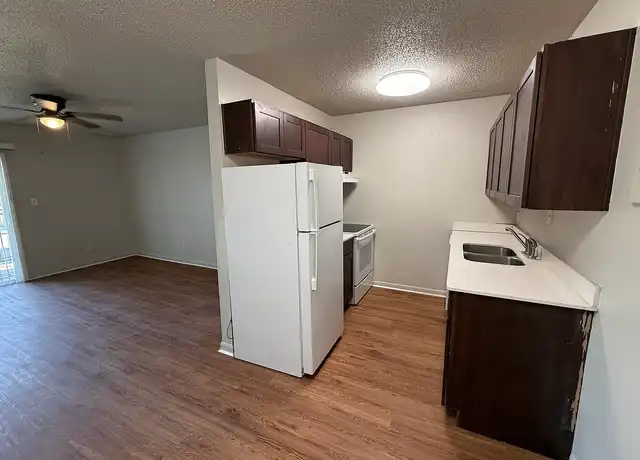 Property at Yorktown - 4020 N Meridian Ave, Oklahoma City, OK, 73112, 0-2 beds, 1 bath, [object Object]