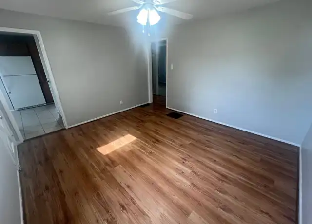 Property at 711 Compton St, Louisville, KY, 40208, 3 beds, 1 bath, [object Object]