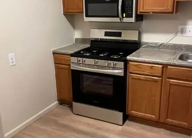 Property at 5109 10th Pl S Unit 9-102, Arlington, VA, 22204, 1 bed, 1 bath, [object Object]