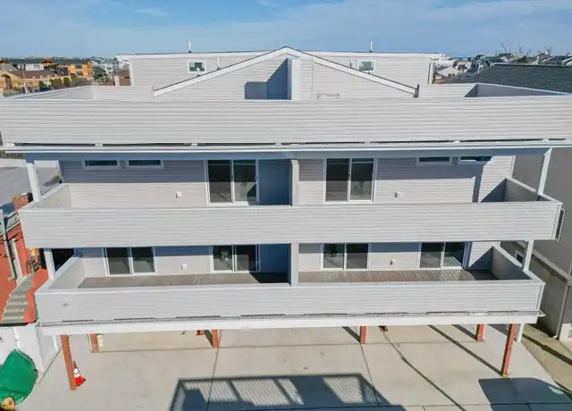 Property at 46 Kentucky St Unit 1, Long Beach, NY, 11561, 6 beds, 4.5 baths, [object Object]