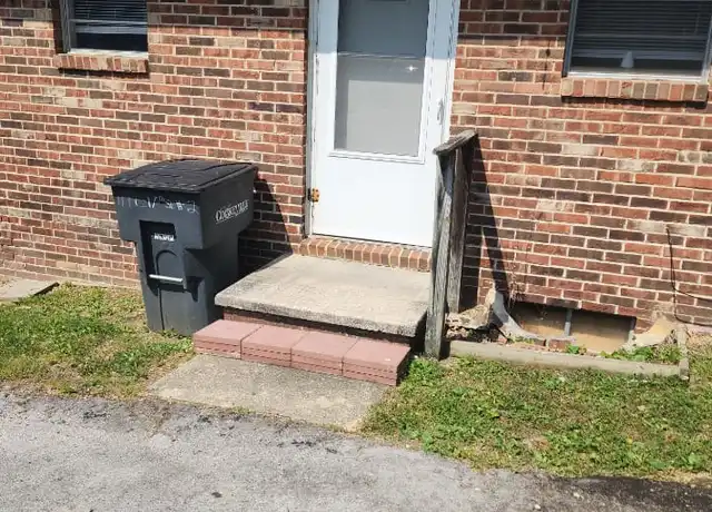 Property at 114 E 17th St Unit 2, Cookeville, TN, 38501, 1 bed, 1 bath, [object Object]