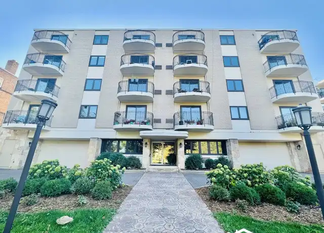 Property at 2928 Dean Pkwy Unit 4L, Minneapolis, MN, 55416, 1 bed, 1 bath, [object Object]