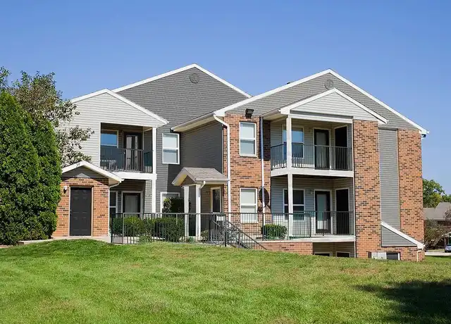 Property at Dunlap Falls Apartments - 6900 N Summershade Cir, Peoria, IL, 61615, 2 beds, 2 baths, [object Object]