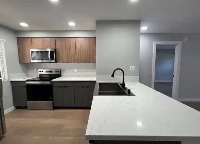 Property at 2855 Pinecreek Dr Unit C-120, Costa Mesa, CA, 92626, 2 beds, 2 baths, [object Object]