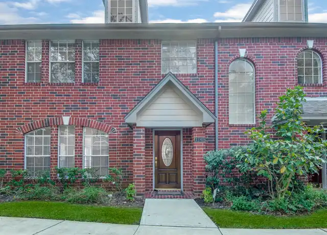 Property at 1241 El Camino Village Dr, Houston, TX, 77058, 3 beds, 2.5 baths, [object Object]