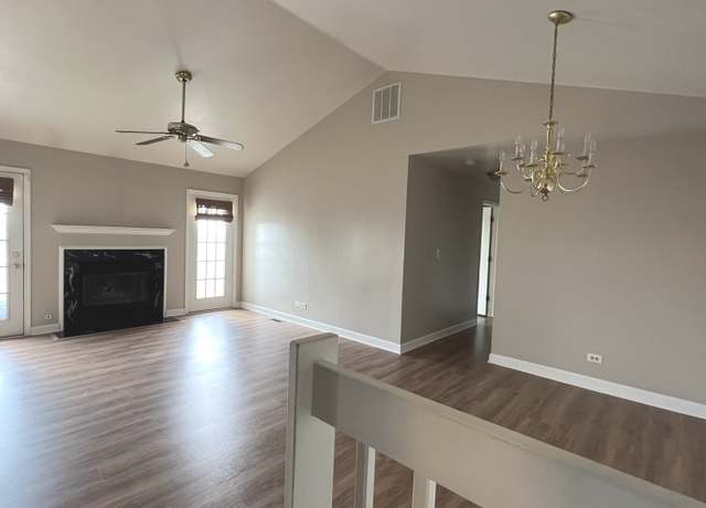 Photo of 1238 Ballantrae Pl Unit C, Mundelein, IL 60060