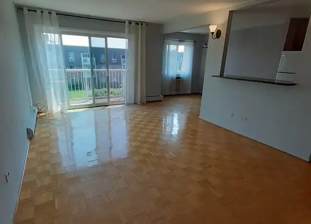 Property at 3 Villa Verde Dr #320, Buffalo Grove, IL, 60089, 2 beds, 2 baths, [object Object]
