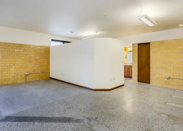 Property at 1220 E Kellogg Dr Unit 110, Wichita, KS, 67202, 1 bed, 1 bath, [object Object]