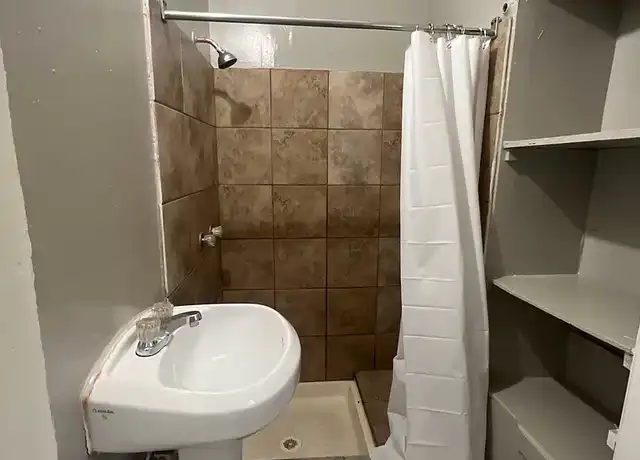 Property at 635 W York St, Philadelphia, PA, 19133, 3 beds, 1 bath, [object Object]