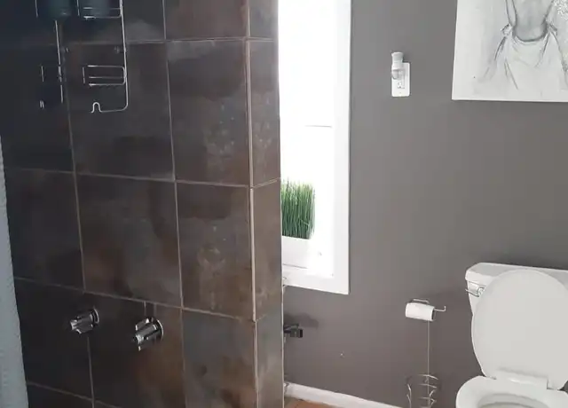 Property at 635 W York St, Philadelphia, PA, 19133, 3 beds, 1 bath, [object Object]