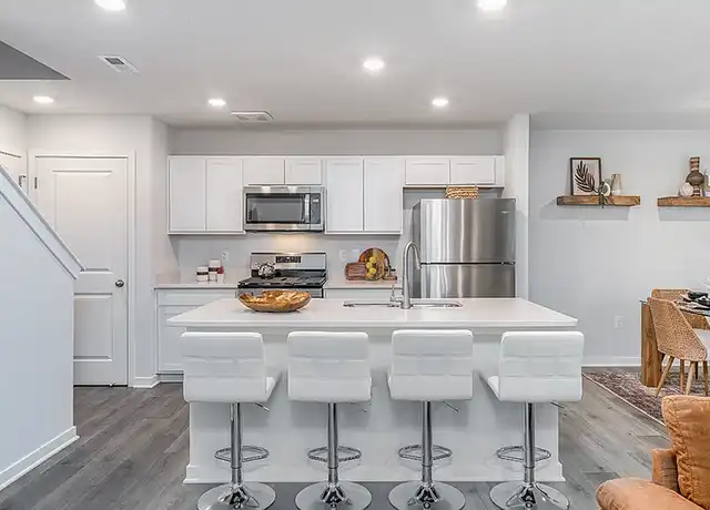 Property at Villas at Maplewood North - 957 Capriconus Dr, Reynoldsburg, OH, 43068, 3 beds, 2.5 baths, [object Object]