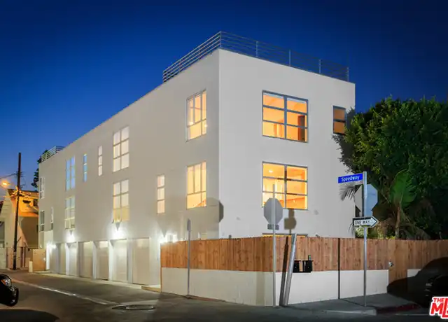 Property at 15 Brooks Ave Unit A, Venice, CA, 90291, 2 beds, 2.5 baths, [object Object]