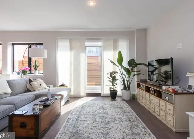 Property at 938 New Market St Unit 100, Philadelphia, PA, 19123, 1 bed, 1 bath, [object Object]