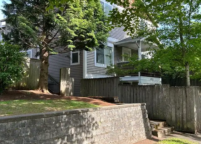 Property at 4018 California Ave SW Unit 5, Seattle, WA, 98116, 2 beds, 1.5 baths, [object Object]