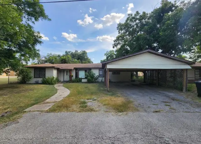 Property at 803 N Oneal St, Caldwell, TX, 77836, 3 beds, 2 baths, [object Object]