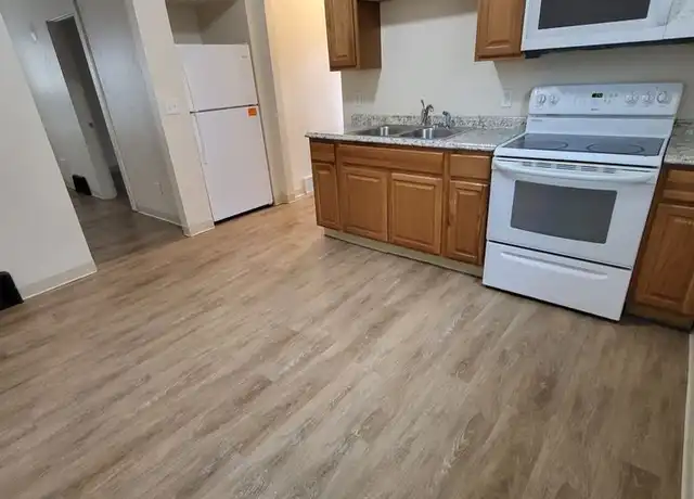 Property at 225 N Ashland Ave, Green Bay, WI, 54303, 3 beds, 1 bath, [object Object]