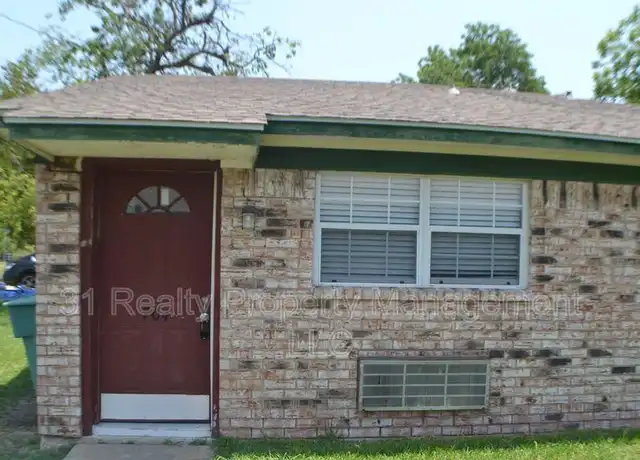Property at 704 Frisco Rd, Sherman, TX, 75090, 2 beds, 1 bath, [object Object]