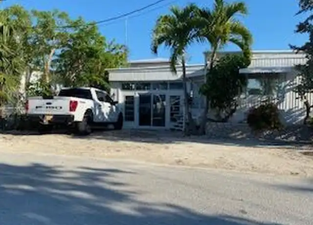 Property at 174 W Avenue C, Key Largo, FL, 33037, 2 beds, 2 baths, [object Object]