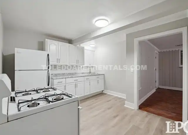 Property at 2146 Wyndhurst Rd Unit 1, Toledo, OH, 43607, 2 beds, 1 bath, [object Object]