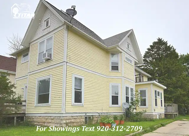 Property at 1424 N Main St Unit A, Oshkosh, WI, 54901, 2 beds, 1 bath, [object Object]