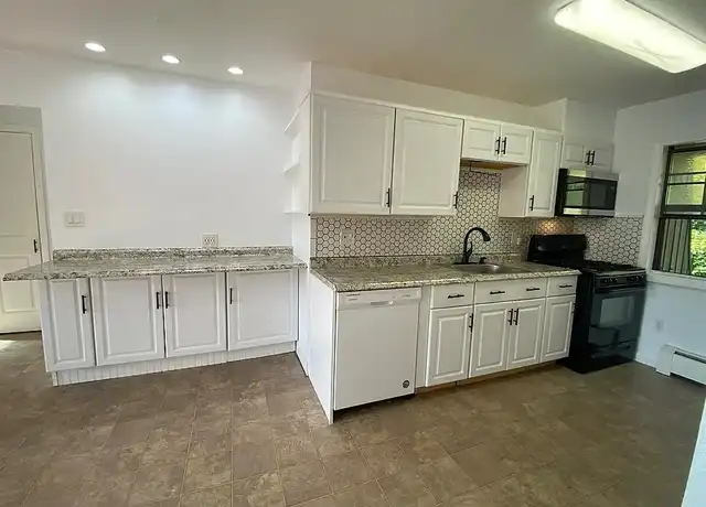 Property at 11 Russell Rd Unit 11, Westfield, MA, 01085, 2 beds, 1 bath, [object Object]