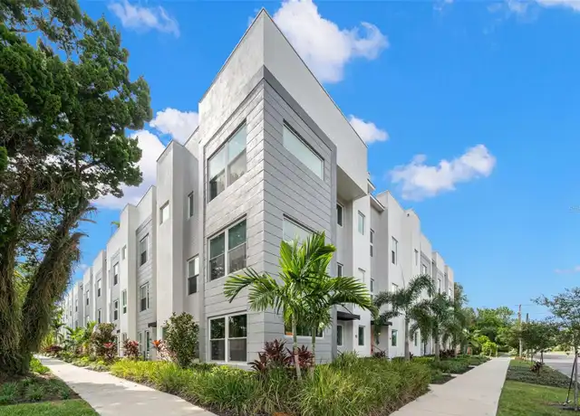 Property at 104 26th St N, Saint Petersburg, FL, 33713, 2 beds, 3 baths, [object Object]