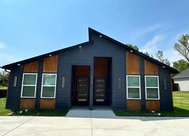 Property at 1315 Oneal St Unit A, Commerce, TX, 75428, 3 beds, 2 baths, [object Object]