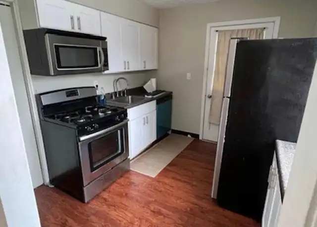 Property at 1517 Washington St Unit B, Charleston, WV, 25387, 2 beds, 1 bath, [object Object]