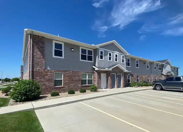 Property at 1037-1041 Ekstam Drive - 1037 Ekstam Dr, Bloomington, IL, 61704, 1-2 bed, 1-2 bath, [object Object]