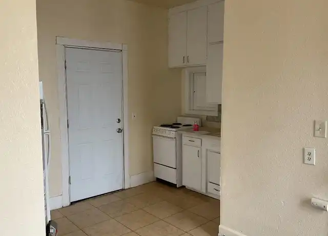 Property at 748 SE Jackson St Unit 4, Roseburg, OR, 97470, 0 beds, 1 bath, [object Object]