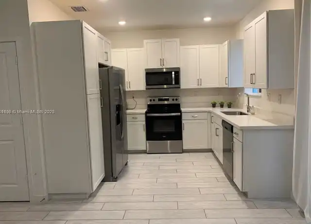 Property at 1041 SE 23rd Ter #1041, Homestead, FL, 33035, 3 beds, 2.5 baths, [object Object]