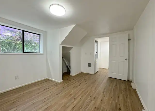 Property at 5214 Green Lake Way N, Seattle, WA, 98103, 2 beds, 1 bath, [object Object]