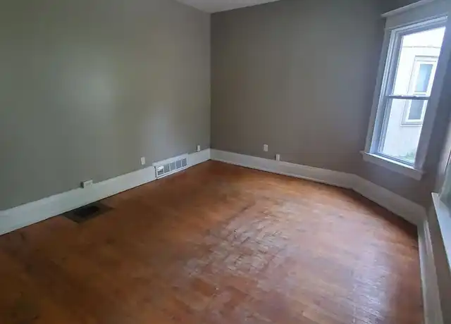 Property at 1228-1230 N 28th St Unit 1228 Lower Front, Milwaukee, WI, 53208, 1 bed, 1 bath, [object Object]