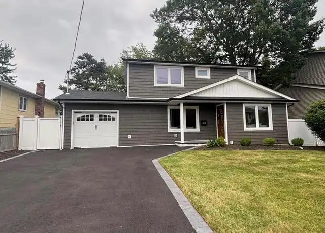 Property at 214 Oak Neck Rd, West Islip, NY, 11795, 4 beds, 3 baths, [object Object]