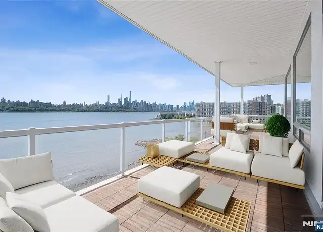 Property at 3 Somerset Ln #610, Edgewater, NJ, 07020, 3 beds, 2.5 baths, [object Object]