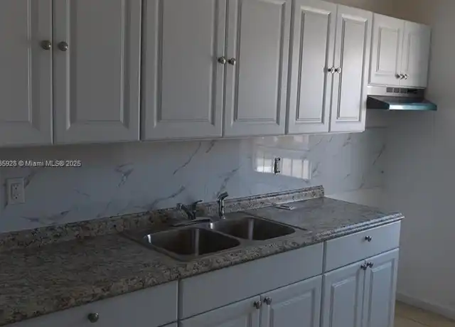 Property at 4100 Palm Ave Unit 15, Hialeah, FL, 33012, 1 bed, 1 bath, [object Object]