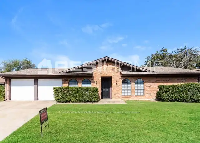 Property at 1612 Limestone Trl, Fort Worth, TX, 76134, 3 beds, 2 baths, [object Object]