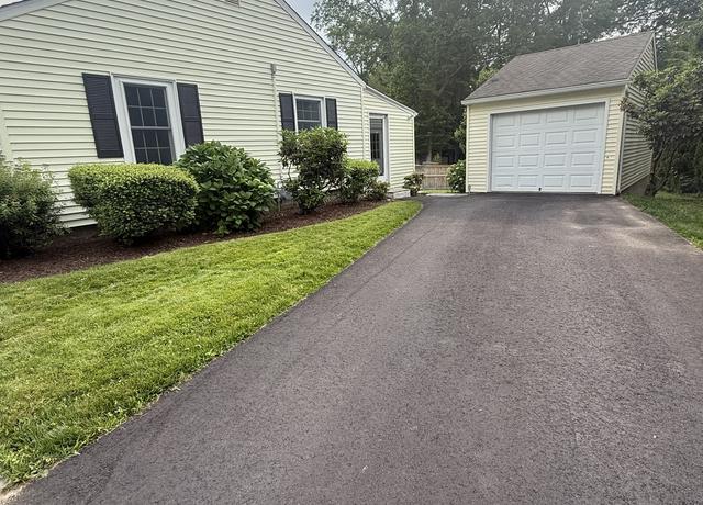 Photo of 14 Circle Dr, Greenwich, CT 06830