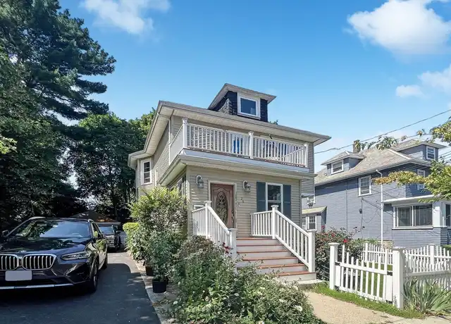 Property at 26 Garnet Rd #2, West Roxbury, MA, 02132, 4 beds, 2 baths, [object Object]